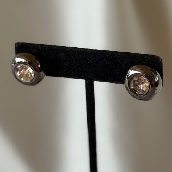 Vintage Kaleidoscope Rhinestone Bezel Stud Earrings Gunmetal Graphite Gray - Picture 3 of 9